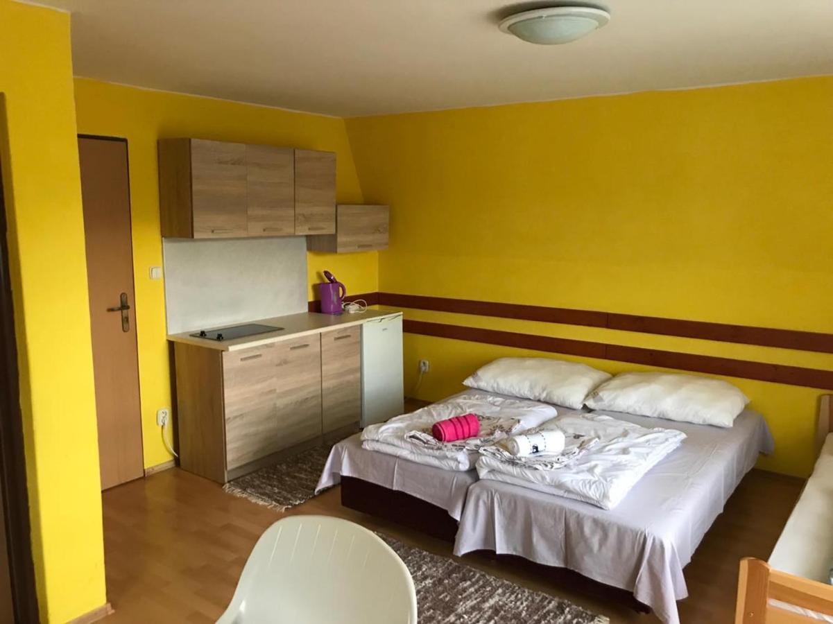 Apartmany Ingrid Bešeňová Buitenkant foto